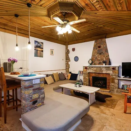 Villa Sleeps 2 Pool Air Con Wifi